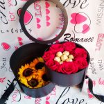 Joyero de rosas y girasoles, con bombones, imagen-1